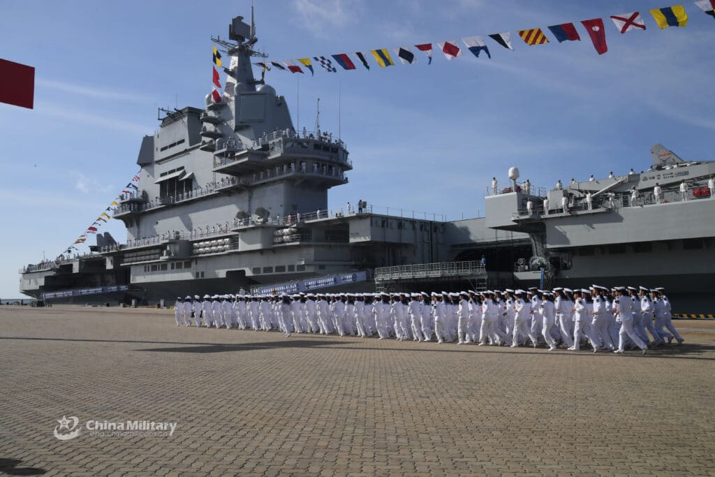 portaerei shandong in porto