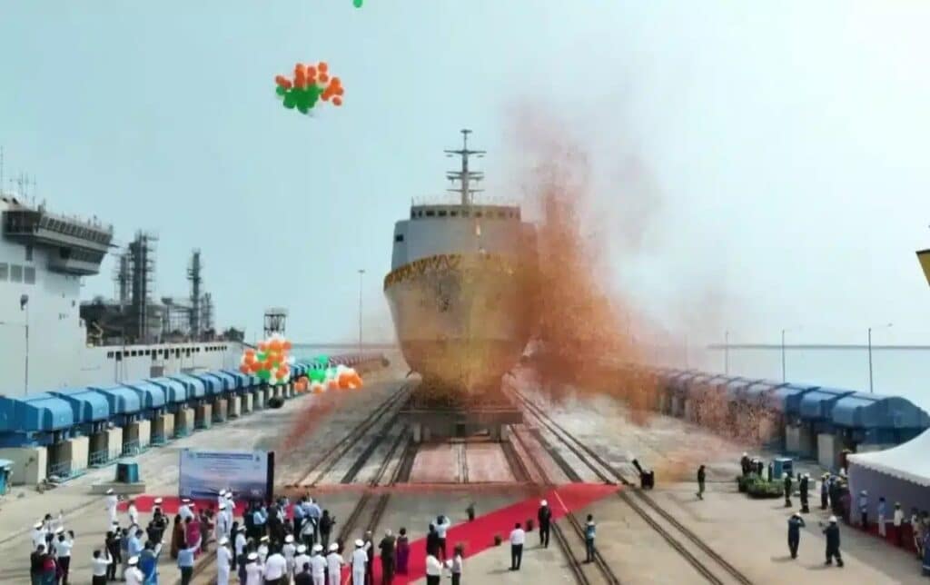 Il 26 novembre 2022, Garden Reach Shipbuilders & Engineers Ltd (GRSE) vara la terza nave da ricerca indiana. L’unita prende nome "Ikshak" e servirà la Marina militare dell’India insieme ad altre navi. In totale la forza armata ha richiesto 4 battelli e con Ikshak già in acqua ne manca solo uno.