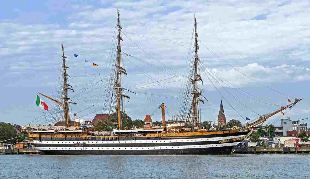 nave amerigo vespucci