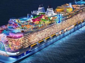 La Icona of the Seas in mezzo al mare