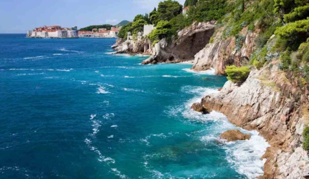 Tratto di costa del Mare Adriatico (Depositphotos)