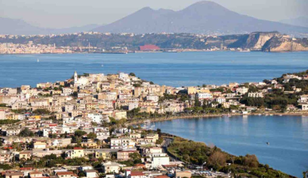 Veduta di Bacoli dall'alto (iStock)