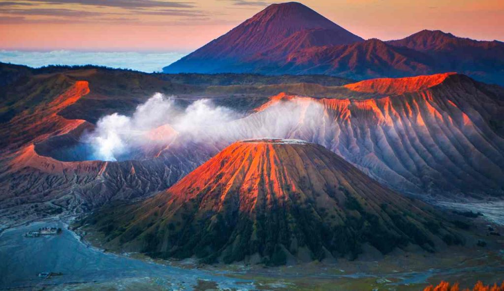 vulcano in eruzione