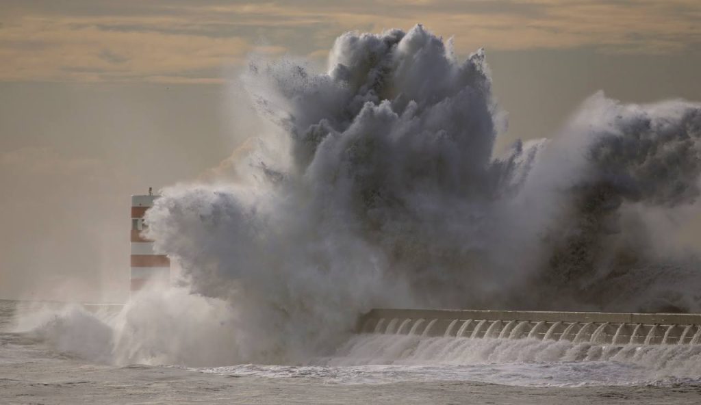 Tempesta grande onda